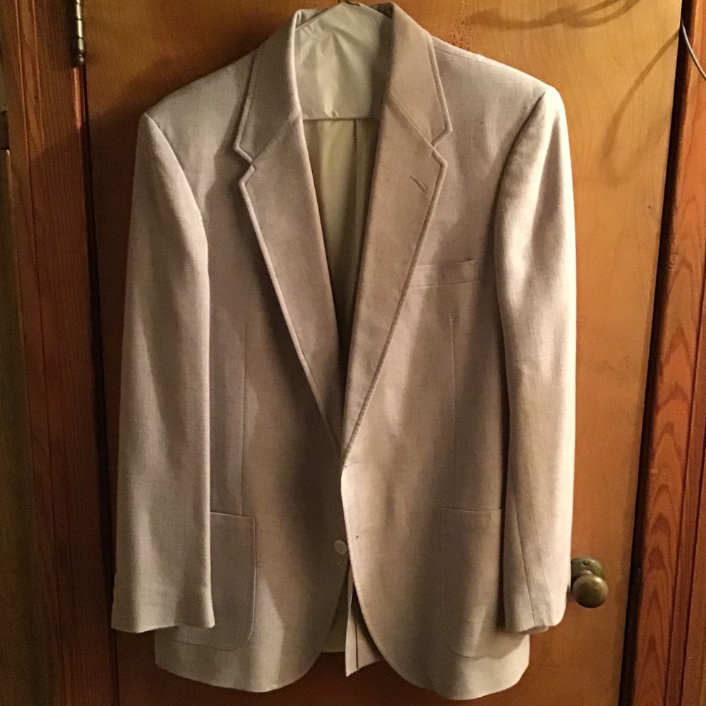Large Cream Suitcoat